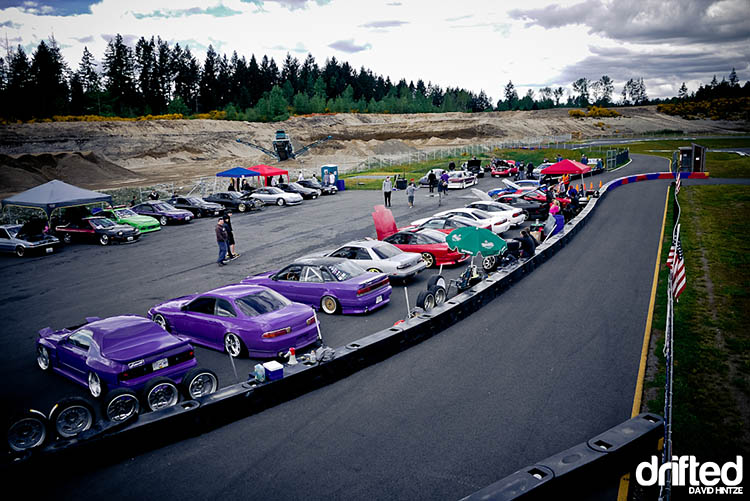 日本でのカーレースの観戦場所